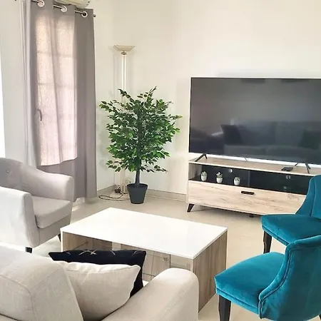Apartment Spacieux ,4 Pers,piscine & Vue