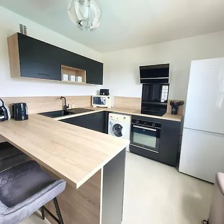 Apartment Spacieux ,4 Pers,piscine & Vue Antibes
